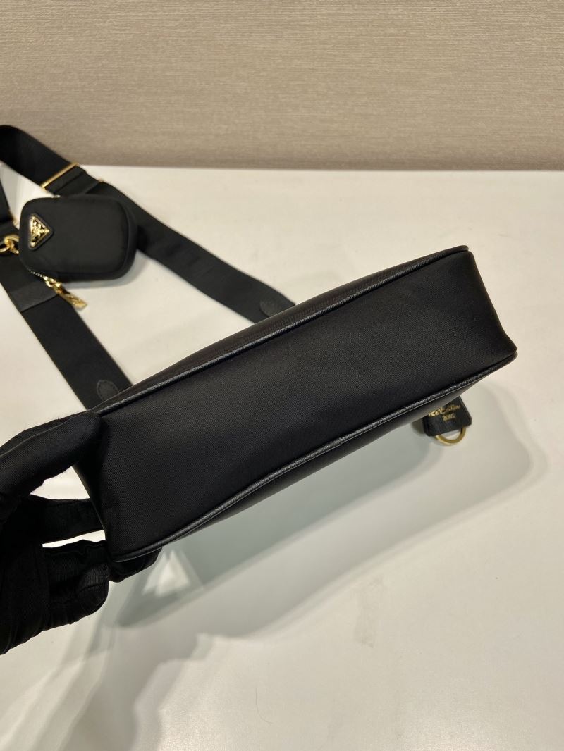 Pra*a waist chest packs